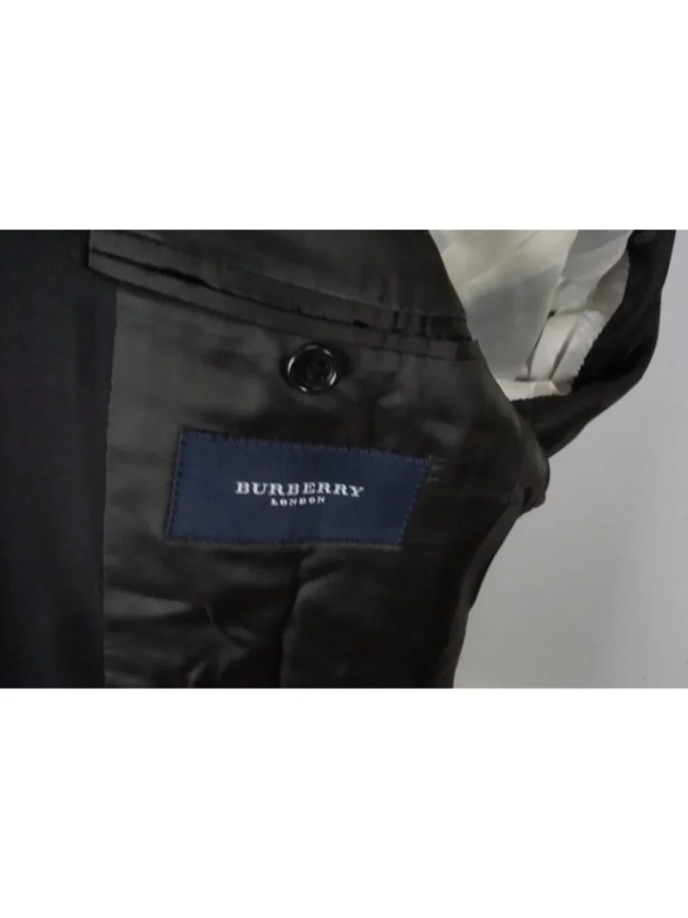 Burberry London Solid Black Wool 2 Pc Suit Jacket Pants Sz 36R BRAND NEW